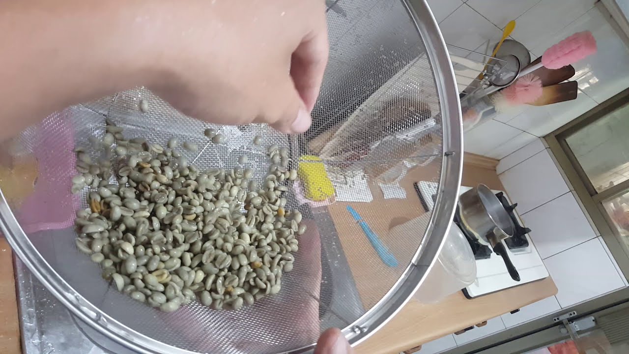 【Sam`s Coffee Life】在家精品咖啡烘焙之川燙去銀皮(remove the Silver Skin befor roasting)