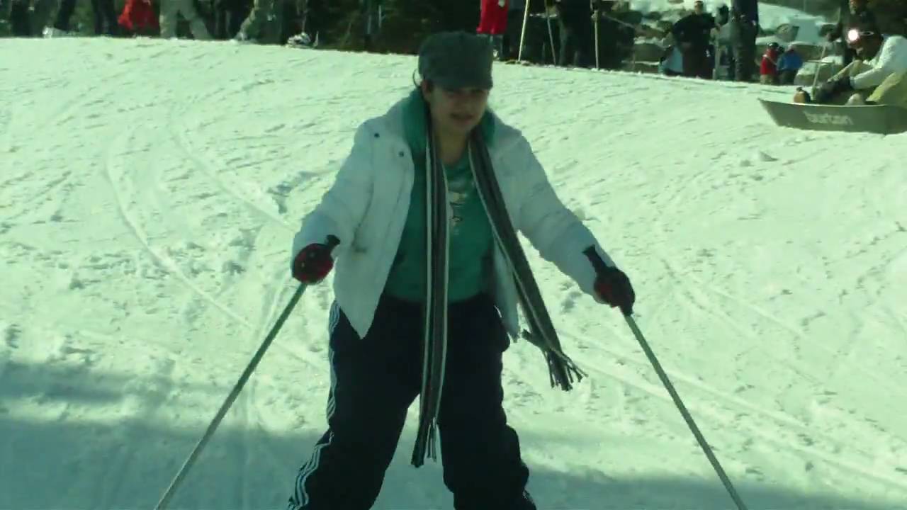 Sara Esquiando por primera vez