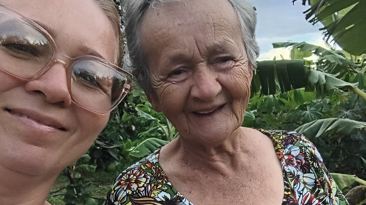 CONTANDO UM POUCO DA VIDA DE TIA E PORQUE ELA TA MORANDO COMIGO 