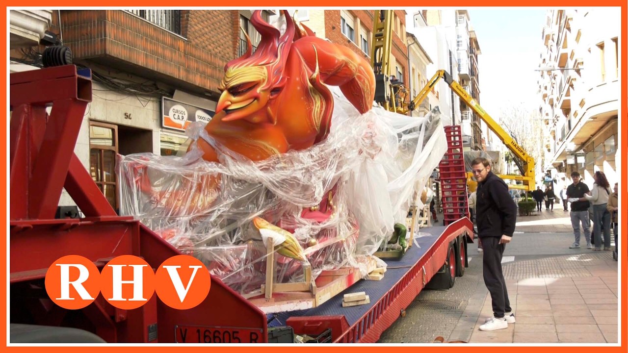 Els ninots inunden ja de color els carrers d’Alzira