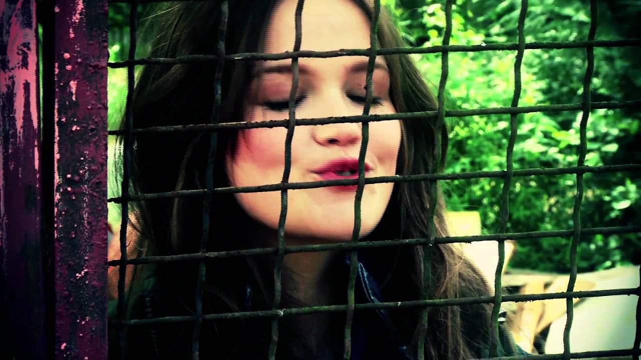 Emilia Schüle - Photoshooting 2010