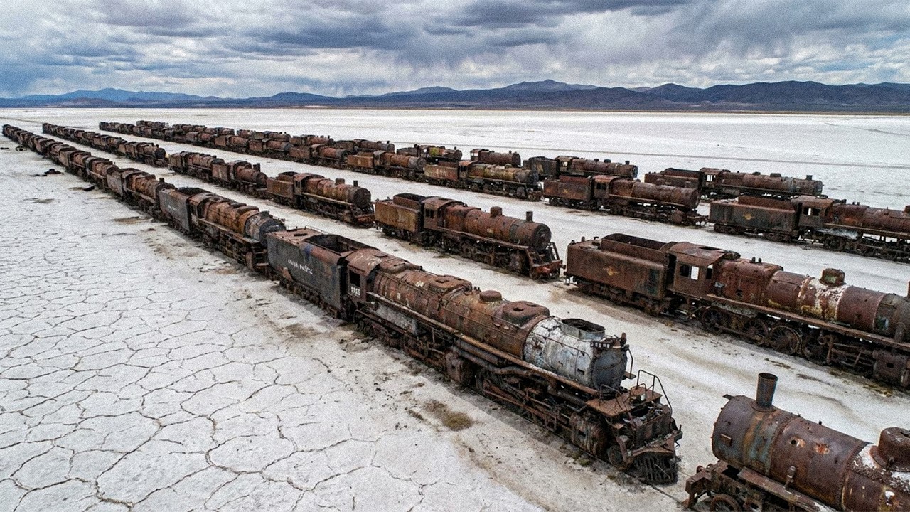 Why Dozens of Locomotives Were Left to Rust in the Bolivian Salt Flats