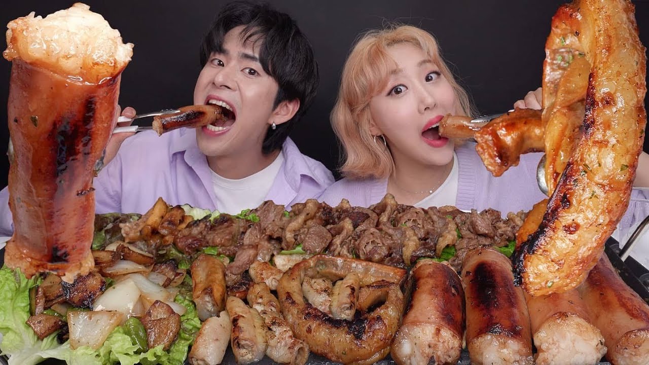 SUB) ASMR MUKBANG 미친육즙줄줄!드디어 찐레전드! 곱창&대창 통째로 먹방2탄! 치즈듬뿍 양볶음밥,차돌박이,염통까지! Grilled Beef intestines !!