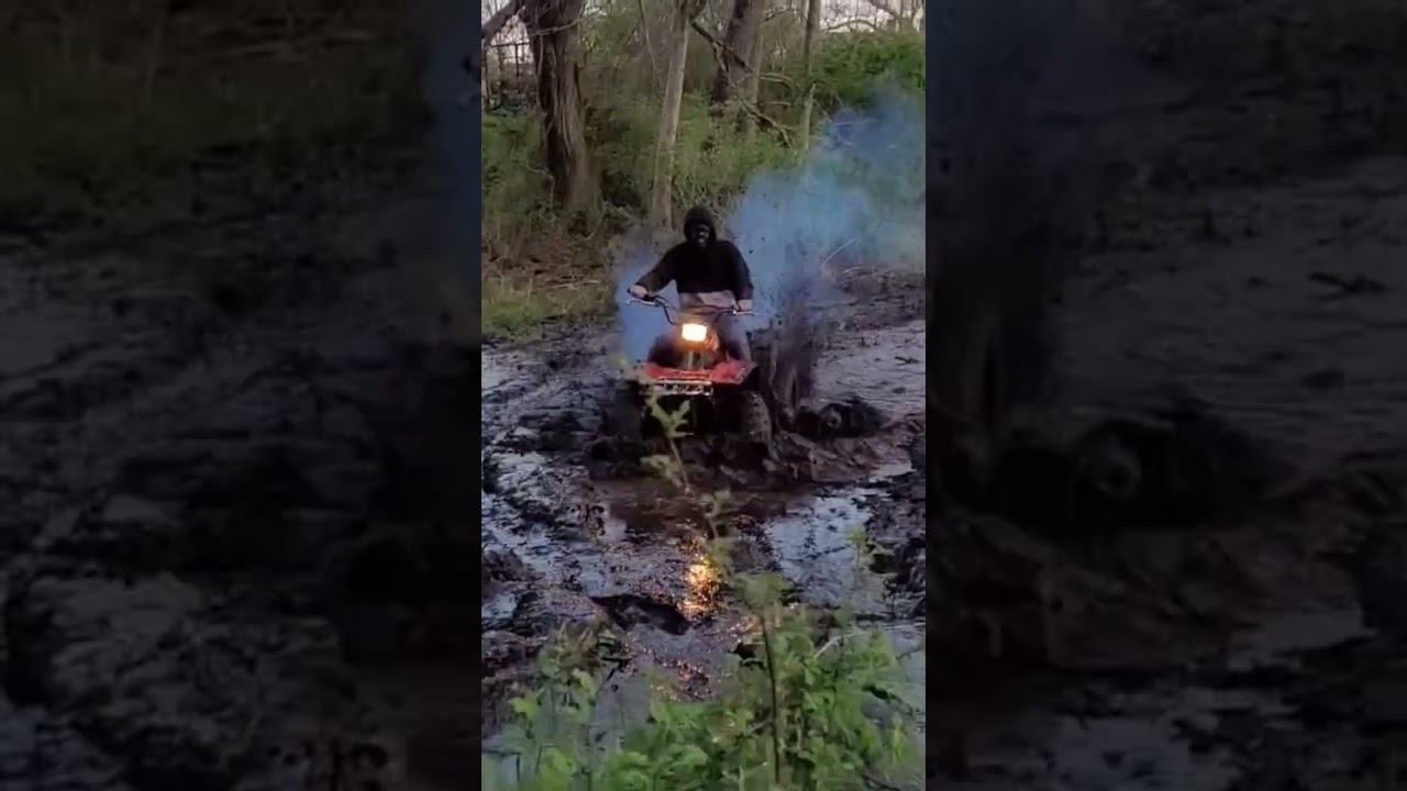Got blown rings? #yamaha #moto4 #yfm200 #blownrings #blowby #smoke #quad #fourwheeler #oileater