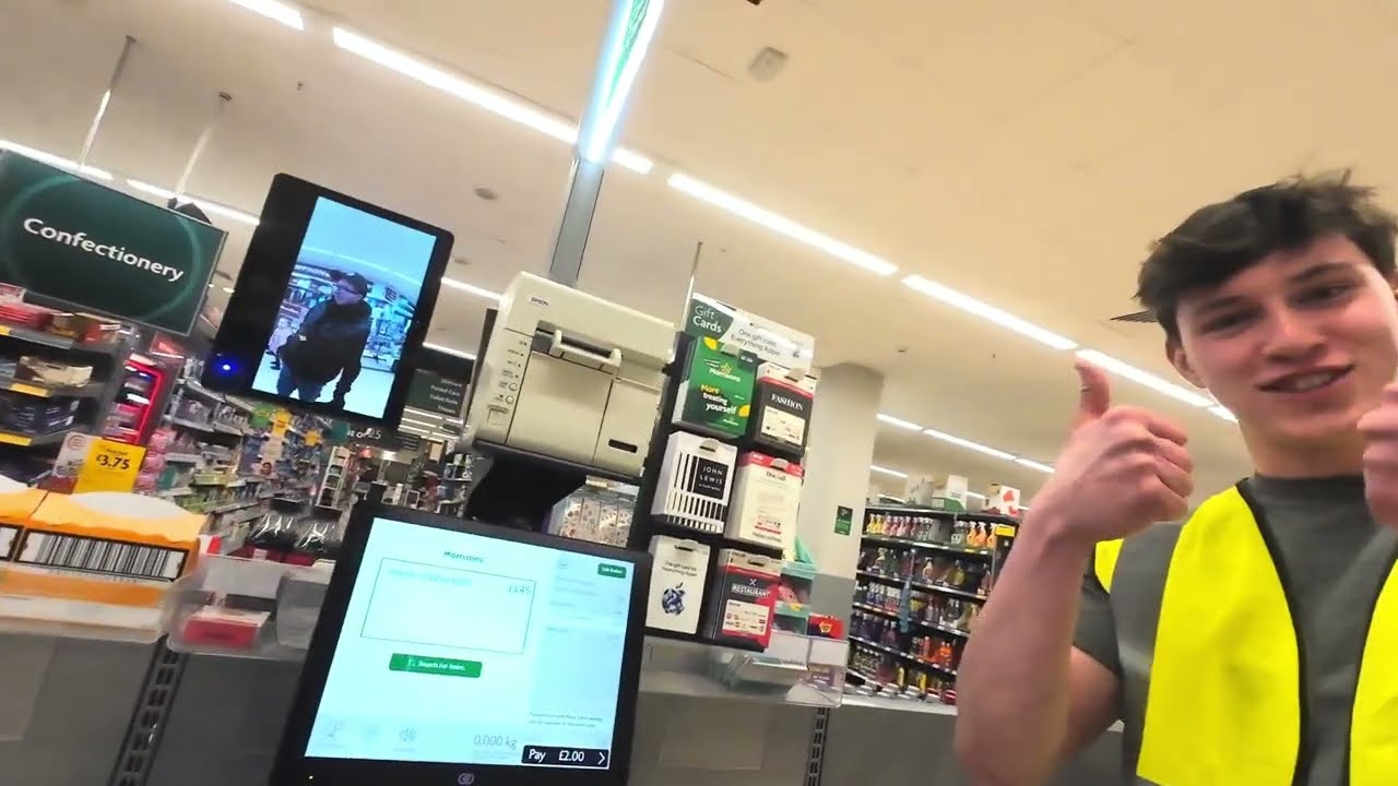 Morrisons man’s a fan 😂✌️👌🏻