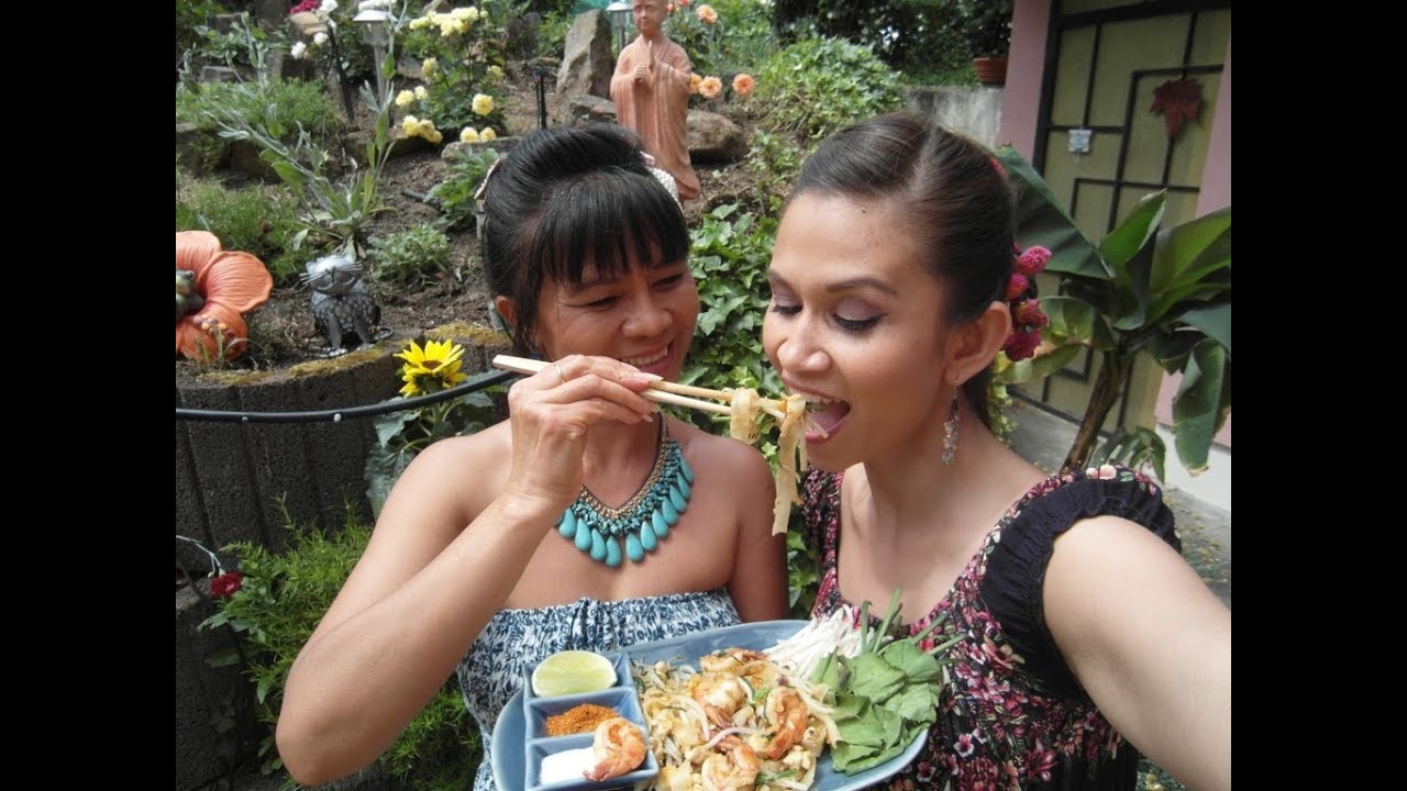 Thailändisch Kochen: PAD THAI Authentisch Gebratene Nudeln Thai Style