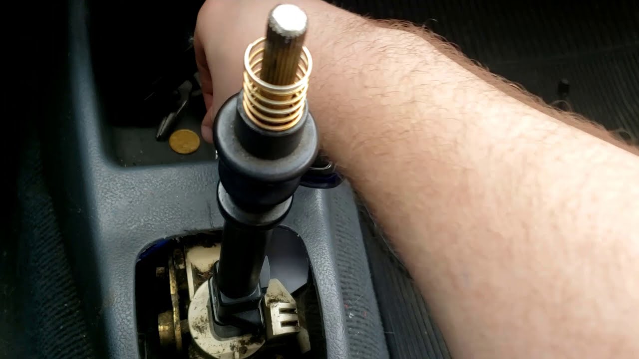 Trocar bola de câmbio (manopla) e consertar trava da ré - Fiat Palio (1997 a 2008)