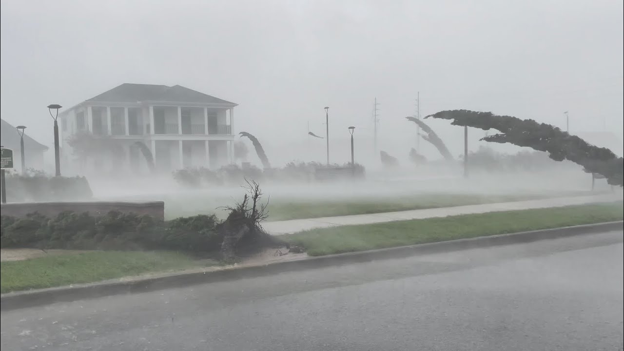 Hurricane Ida eye wall hitting Thibodaux, Louisiana 8/29/21