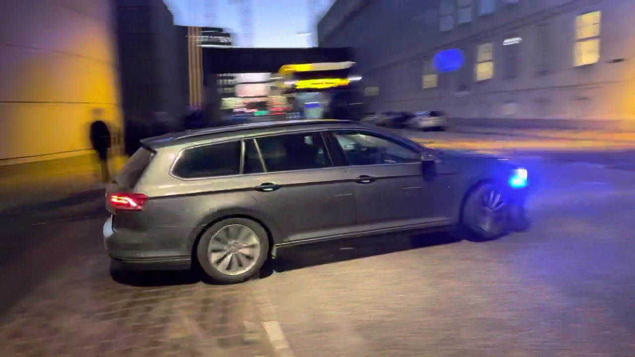 Civil politibil i udrykning (hovedstaden)