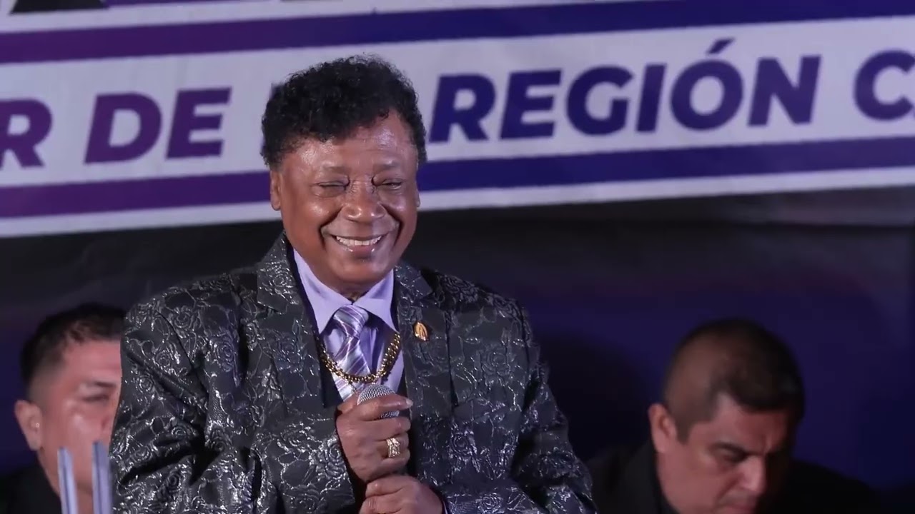 Manuel Donayre le canta a nuestro Señor del Mar