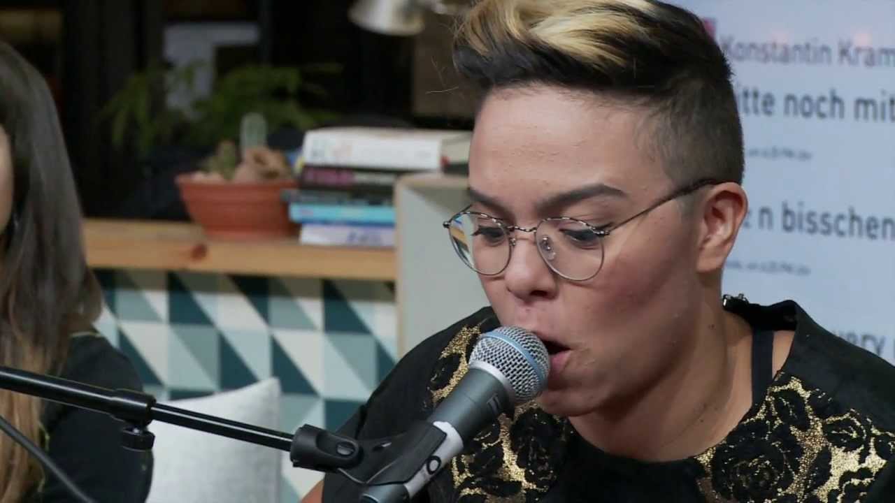 Maria Gadú - Axé Acapella (Live at joiz)