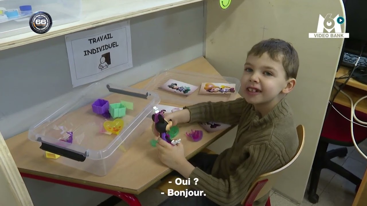 Une école spécialisée pour accueillir les enfants autistes ! // Extrait archives M6 Video Bank
