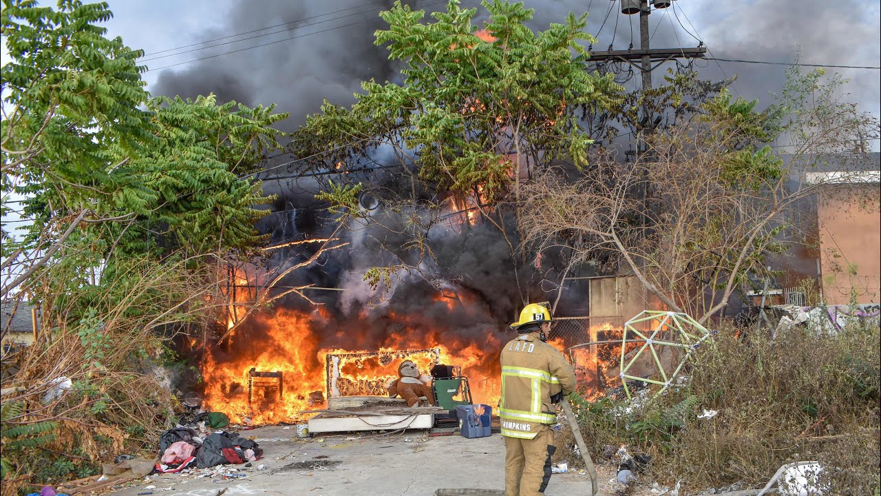 LAFD Engine 57 & Task Force 66: Rubbish Fire
