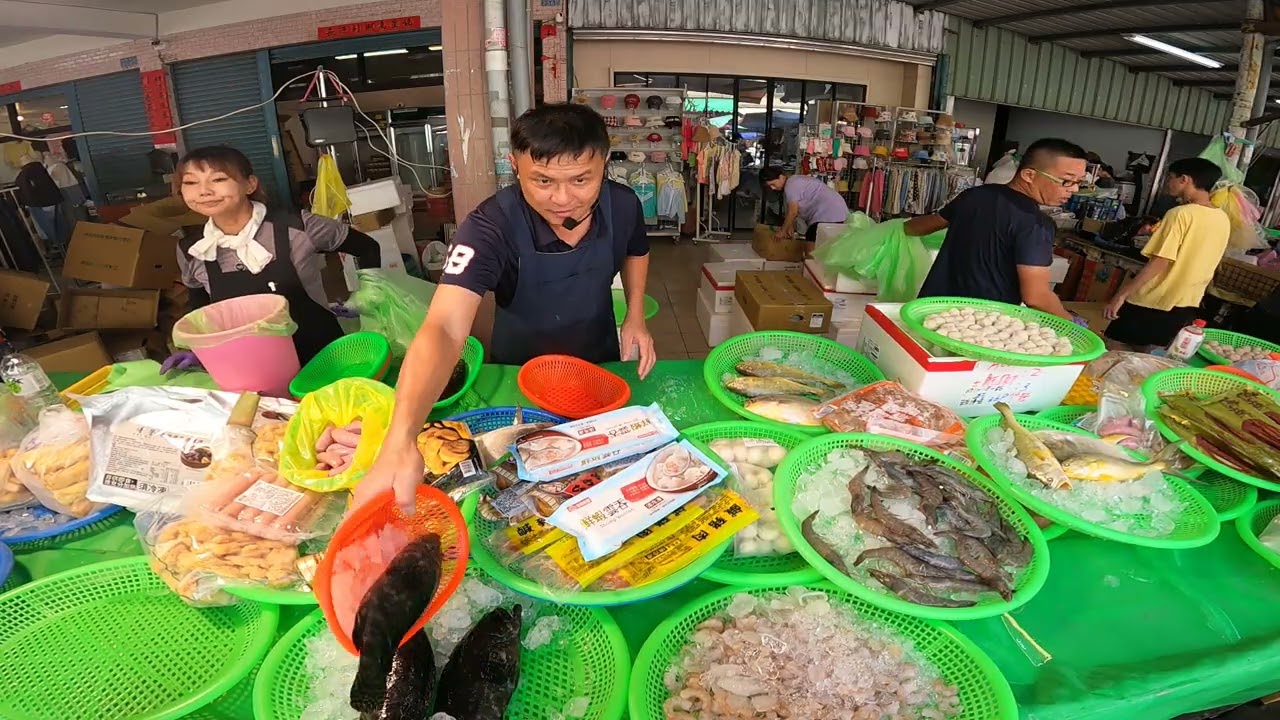 高雄金獅湖市場海鮮拍賣興達港王中皇海鮮叫賣