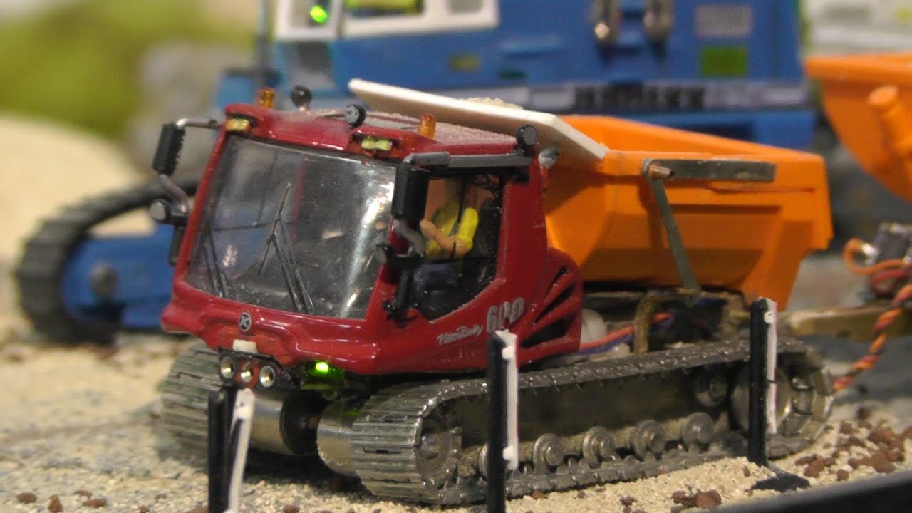 Pistenraupe Kässbohrer PB600 mit Kippmulde | RC 1:87