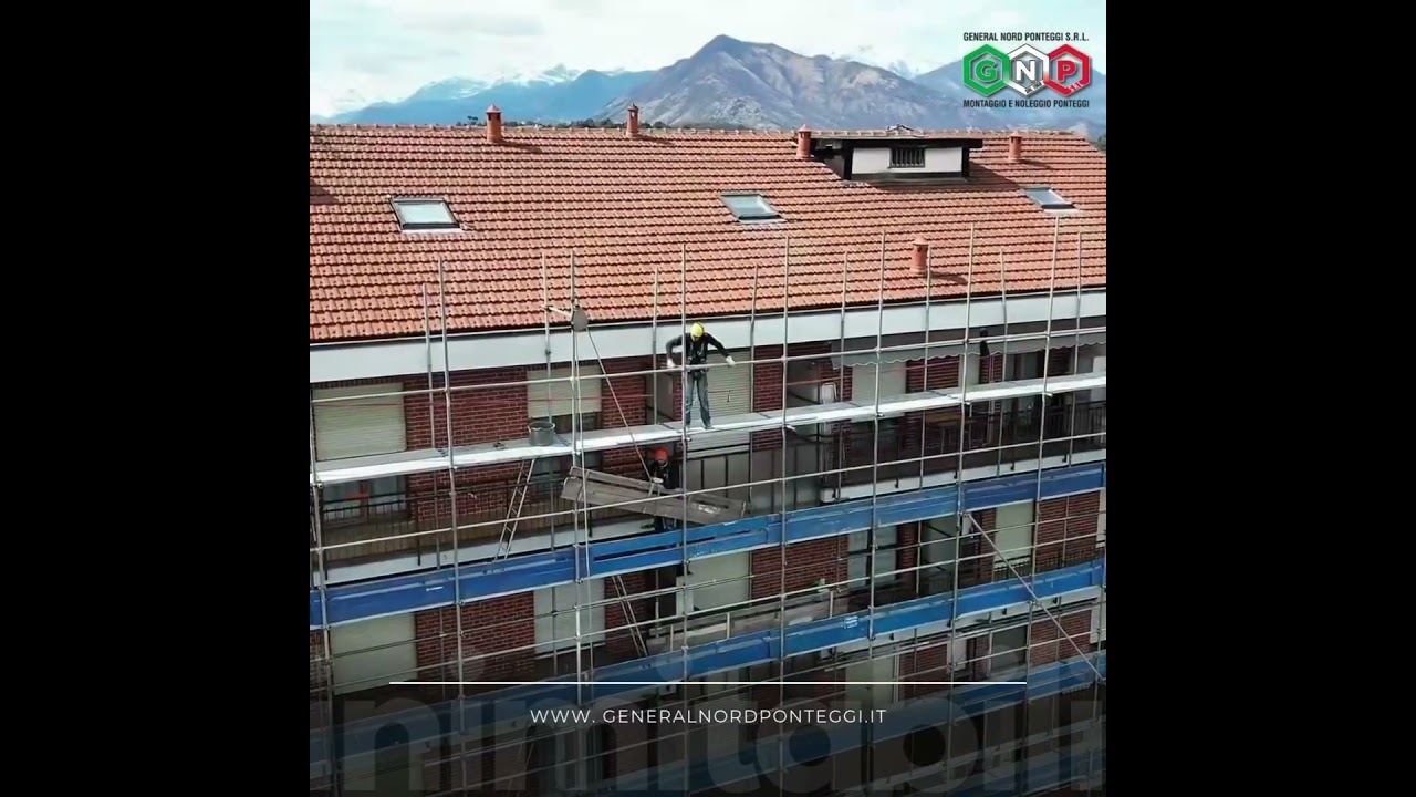 🏗 In azione in via Volturno a Rivoli. #Ponteggi #Cantiere #Rivoli #Costruzioni #Sicurezza
