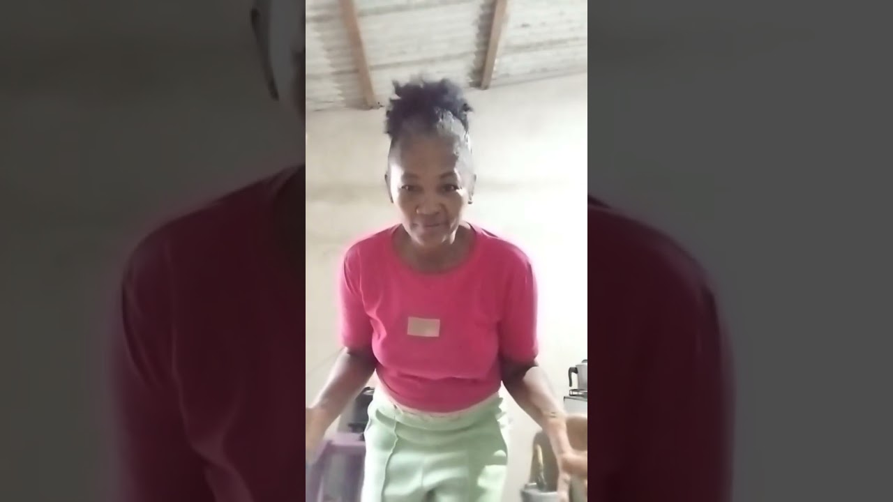 Praticidade pura ralar coco. 