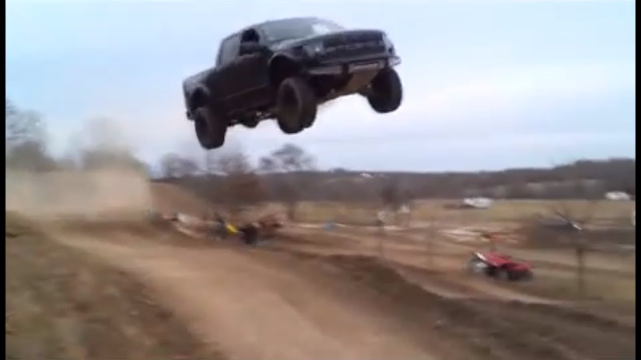Ford Raptor jumps 90 feet!