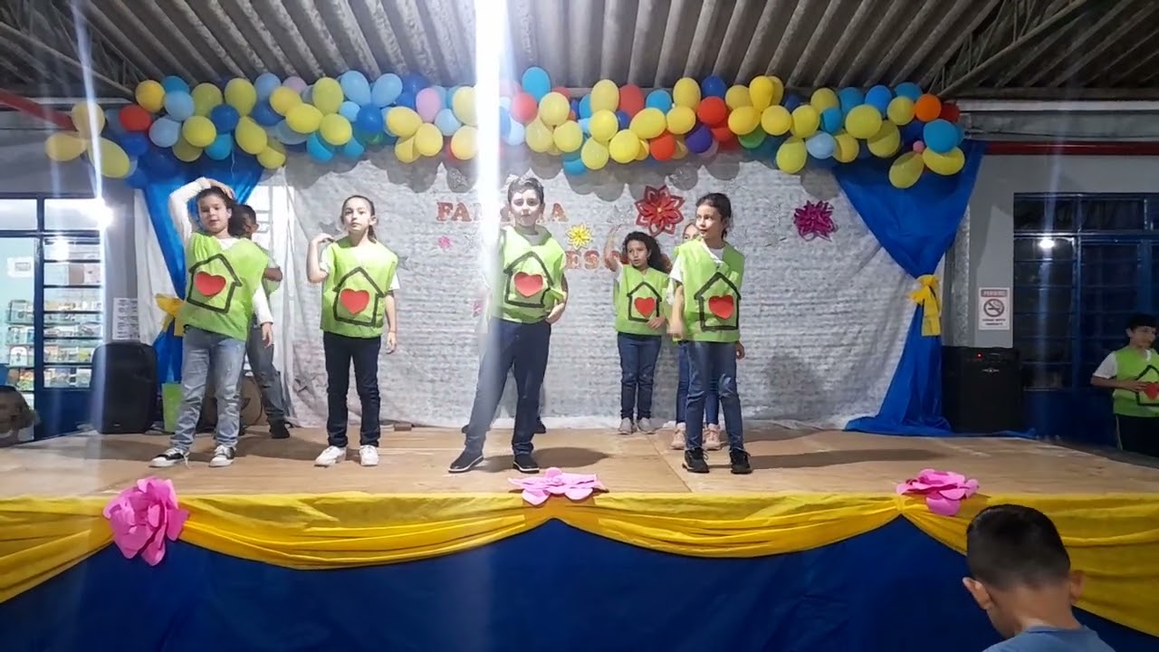 Apresentação Dia da Família na Escola 2023