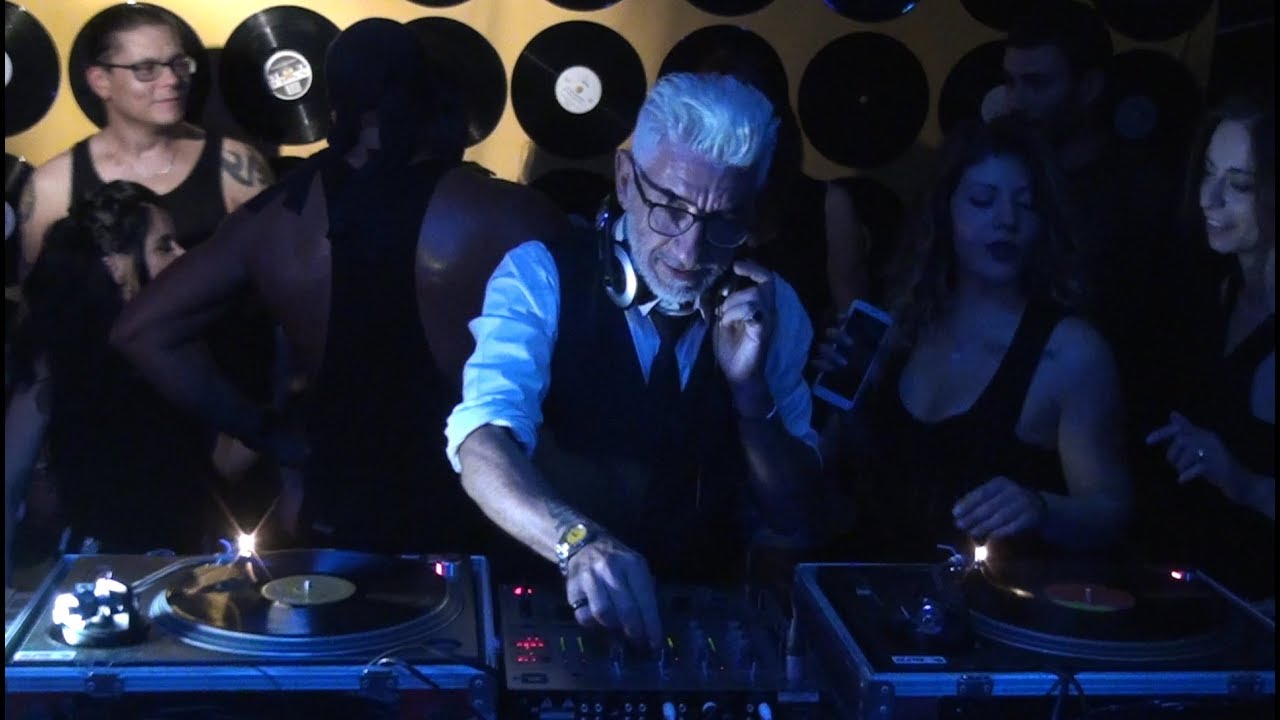 Vinylroom 4
