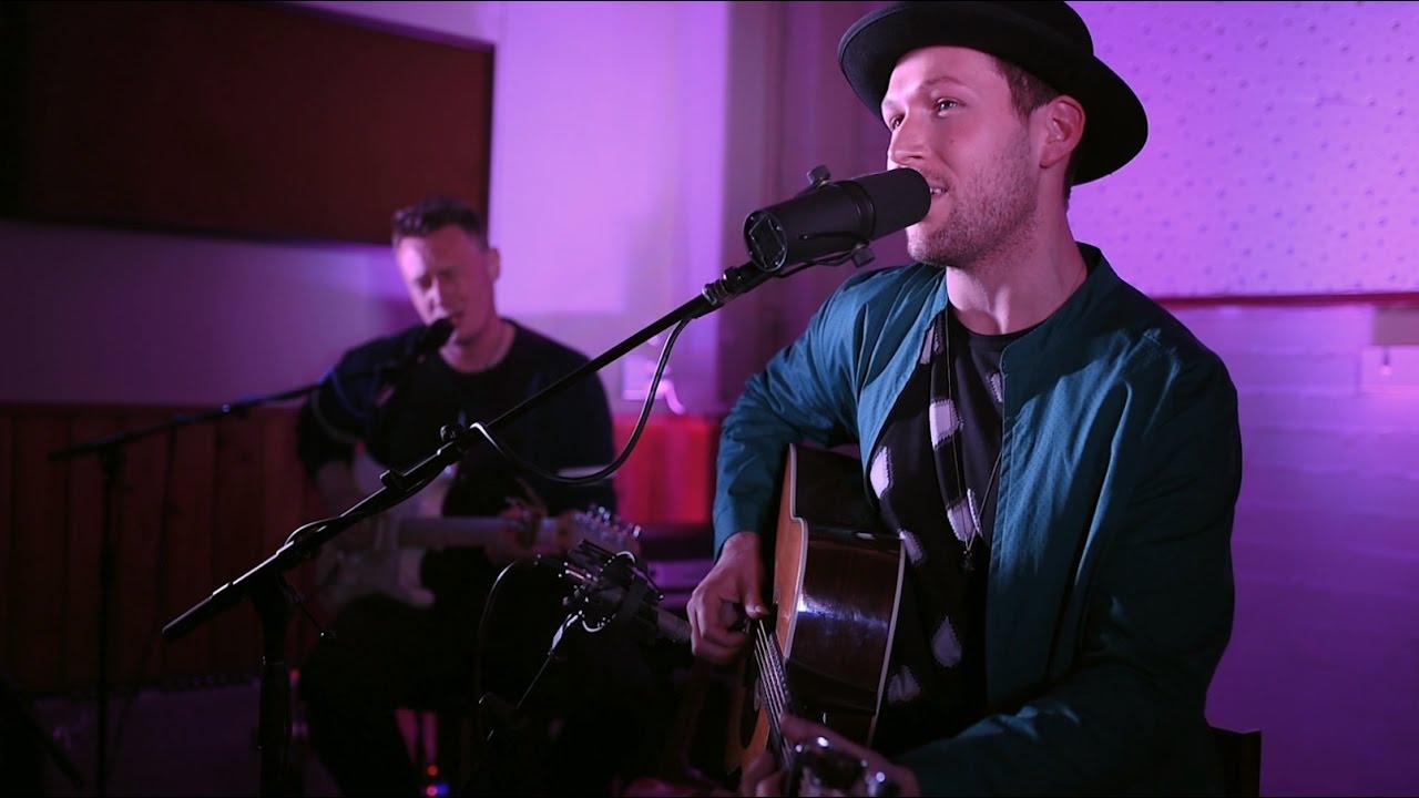 Aston Rd Sessions : Thomas Oliver - Shine Like The Sun (ft. Louis Baker) [Live]