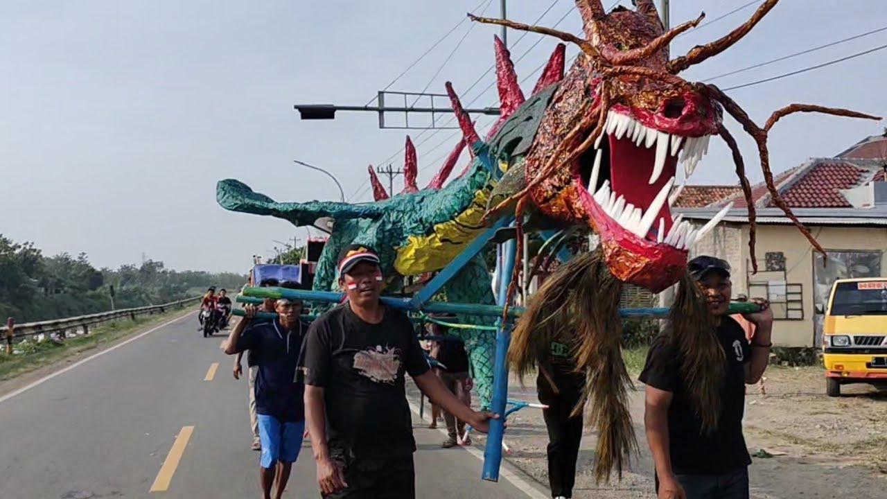 KESERUAN NAGA BONAR DI KARNAVAL DESA MARGA AYU HUT RI KE 77