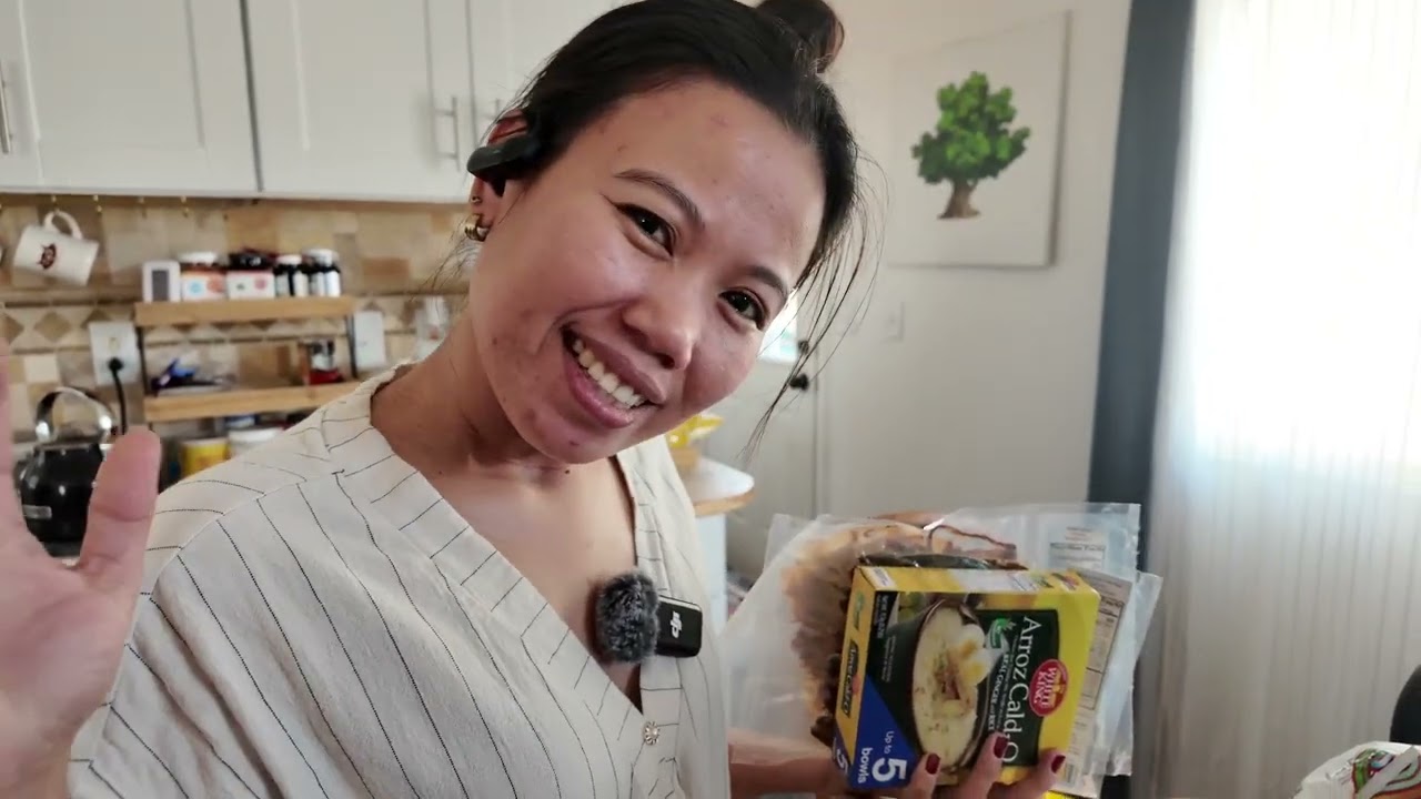 FILIPINA OPENS SURPRISE GIFT FROM FANS!