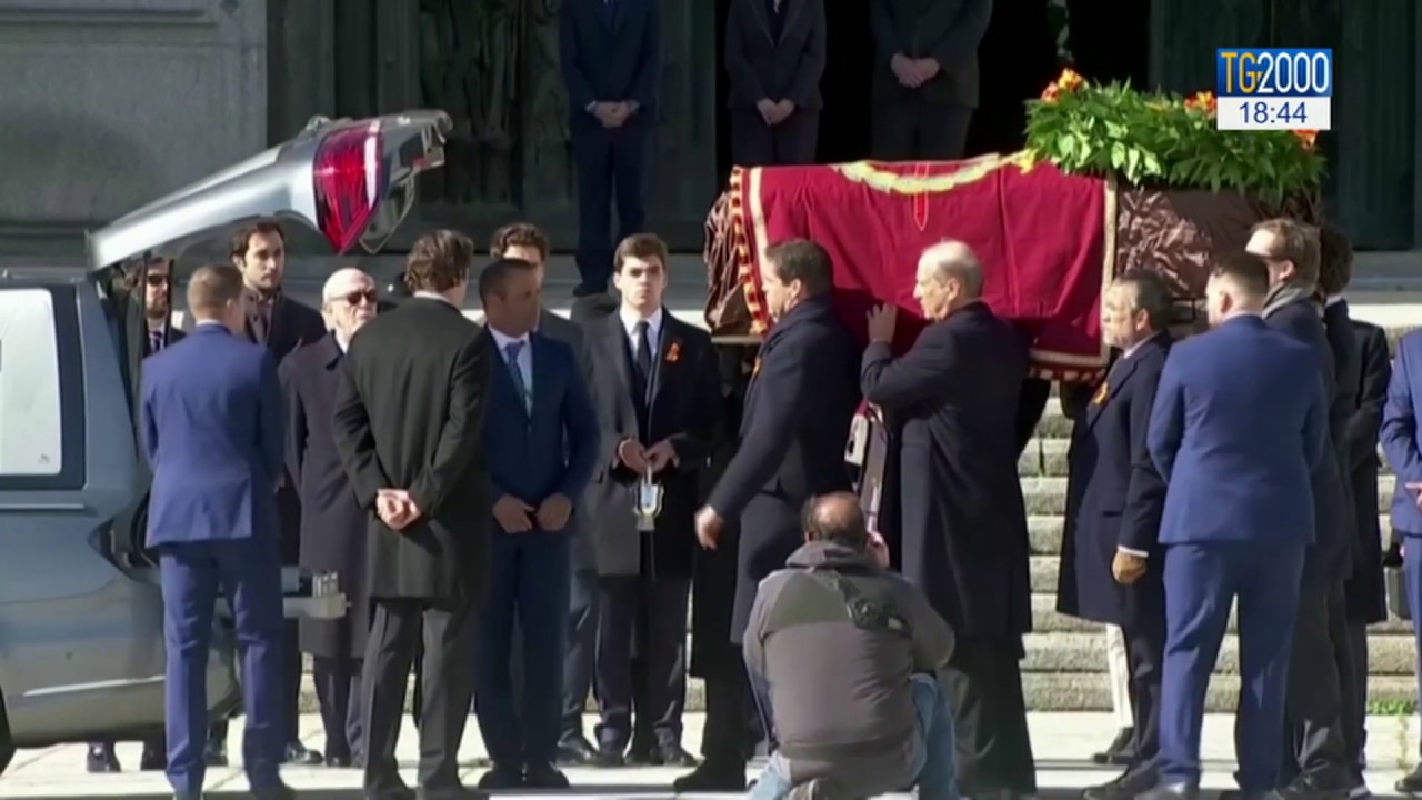 Spagna, riesumata salma Francisco Franco. E non sono mancate le polemiche
