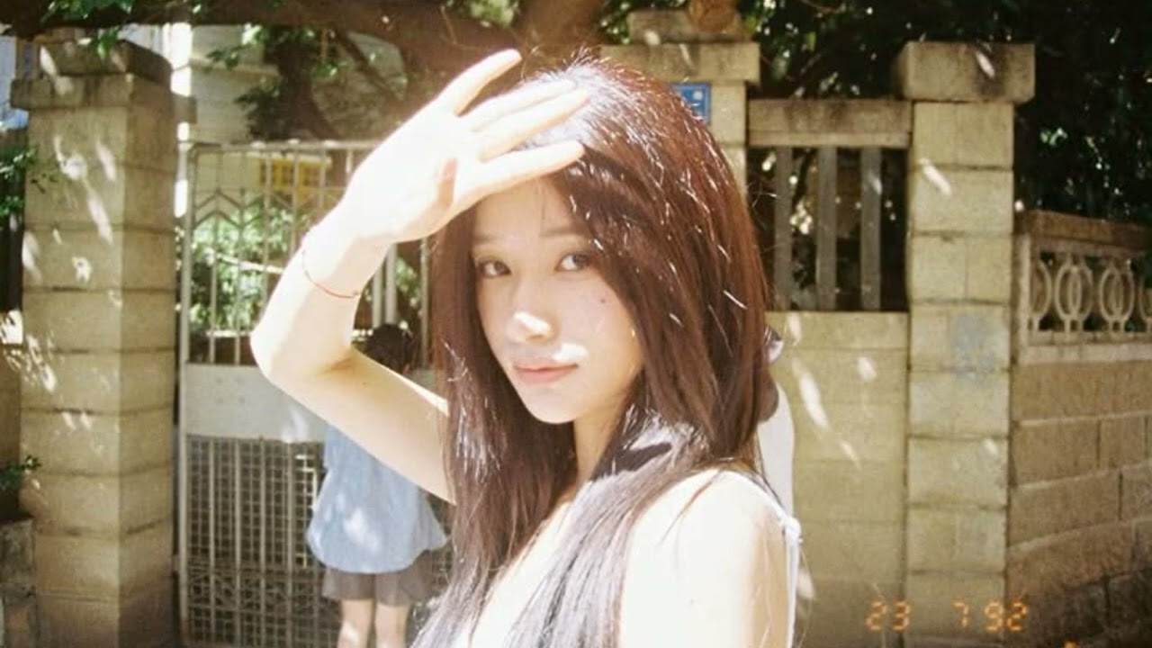햇살에 스미는 웃음 (Sunlight Soaked Smile) – Mi.Hwang | 미황