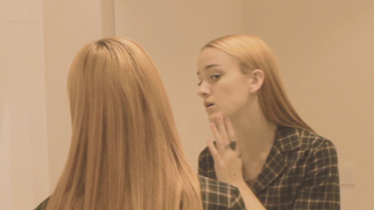 Prom Queen - Beach Bunny (video)