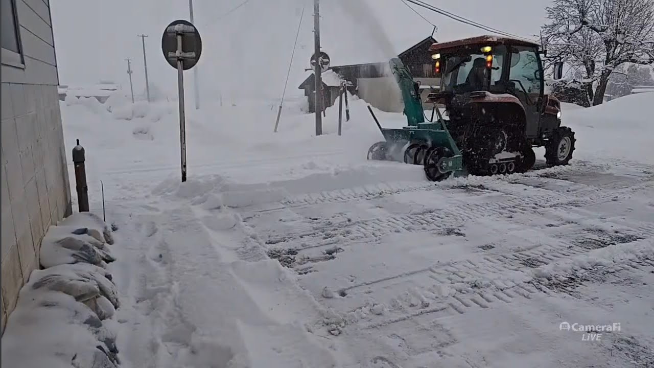 おはようございます！朝から除雪です！
