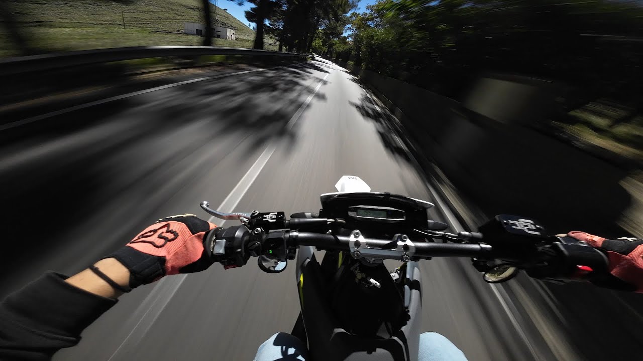 Husqvarna 701 RAW Sound - LeoVince Exhaust ⚠️Near Crash⚠️
