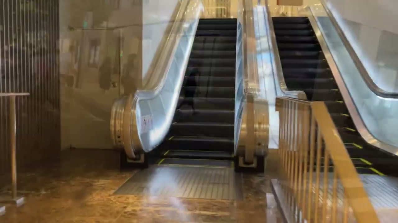【三菱】2X エスカレーター 丸井今井札幌本店その1 2X escalator Marui Imai Sapporo department store Hokkaido Japan