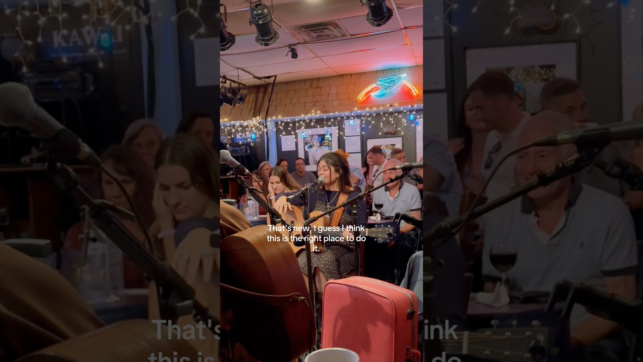 reminiscing over this years @americanafest at @bluebirdcafetn 💛 #singersongwriter #live