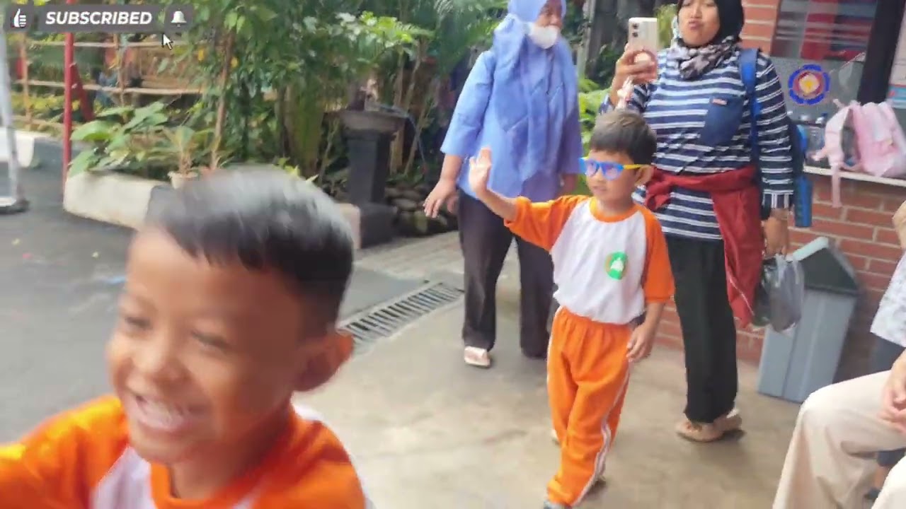 Zafran dan teman -teman ikut kegiatan pemadam kebakaran