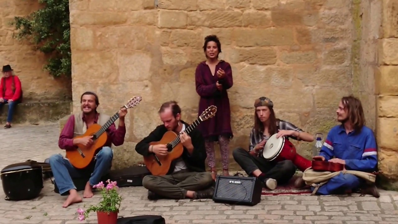 Premiers artistes de rue de cette saison A Sarlat
