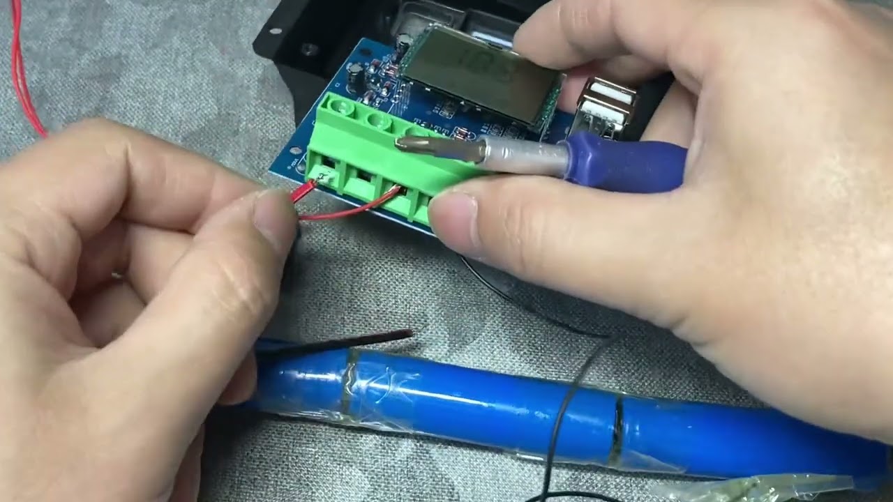入手热销量上千件的太阳能控制器使用起来就这效果