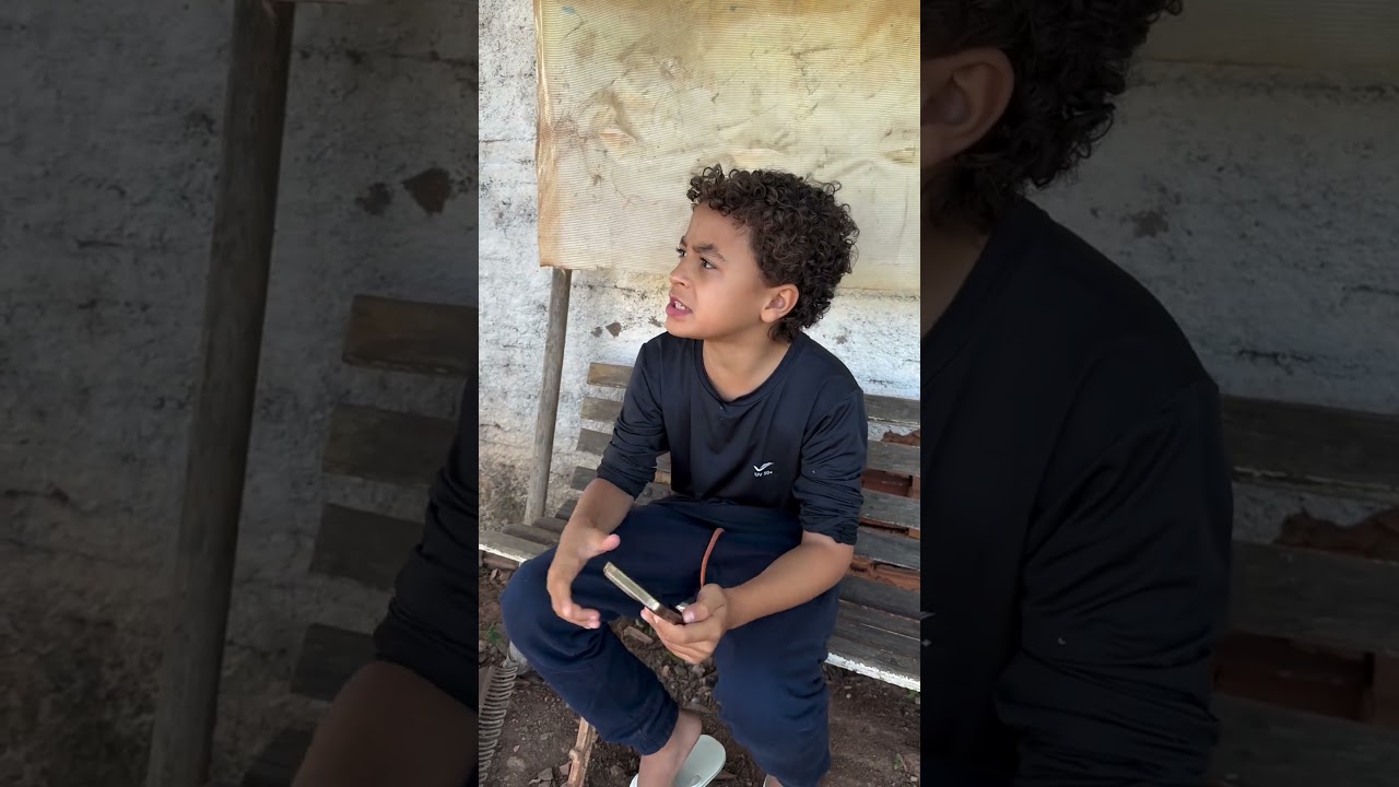 TEM PACIÊNCIA, SOU CRIANÇA MAIS NÃO TUBARÃO 