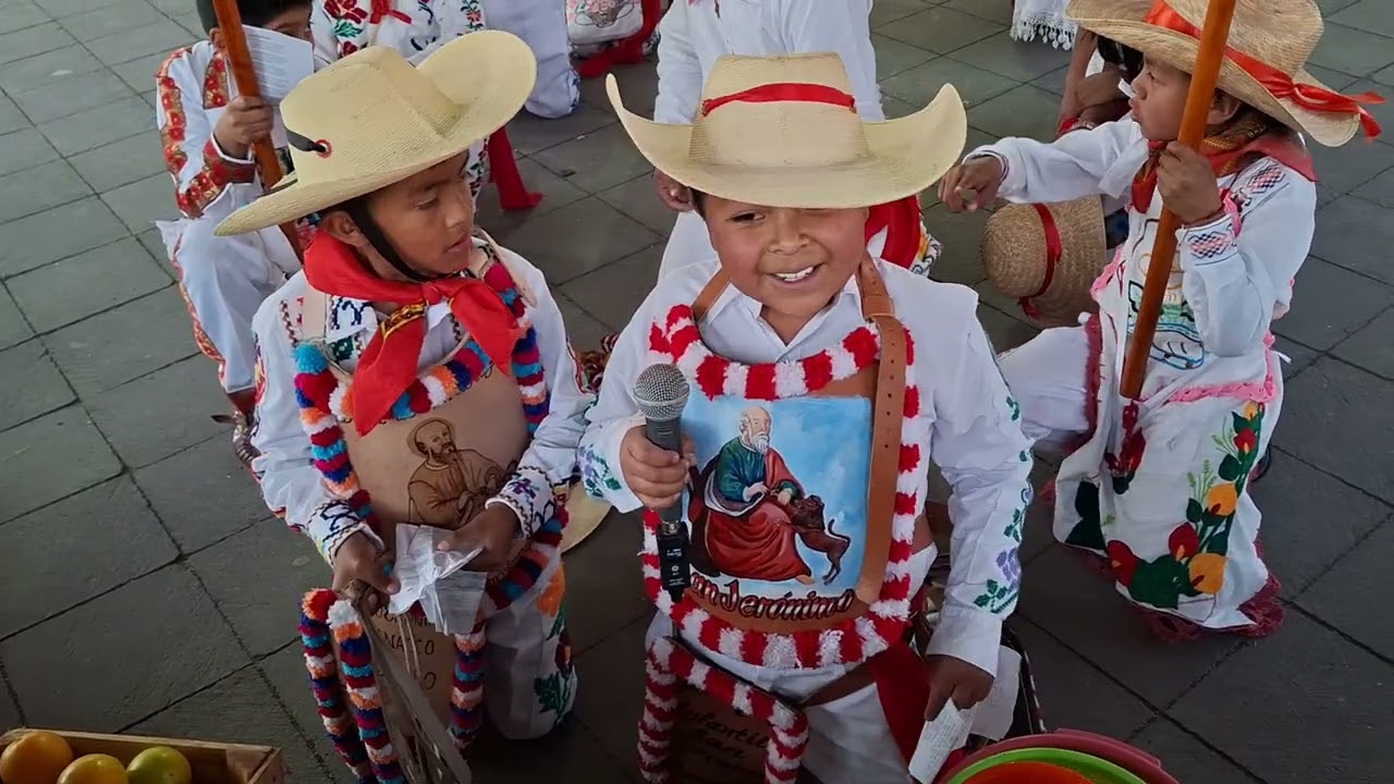 Formación y canto de la Cruz | Danza de Arrieros Infantil San Jerónimo Amanalco, Texcoco, Edomex