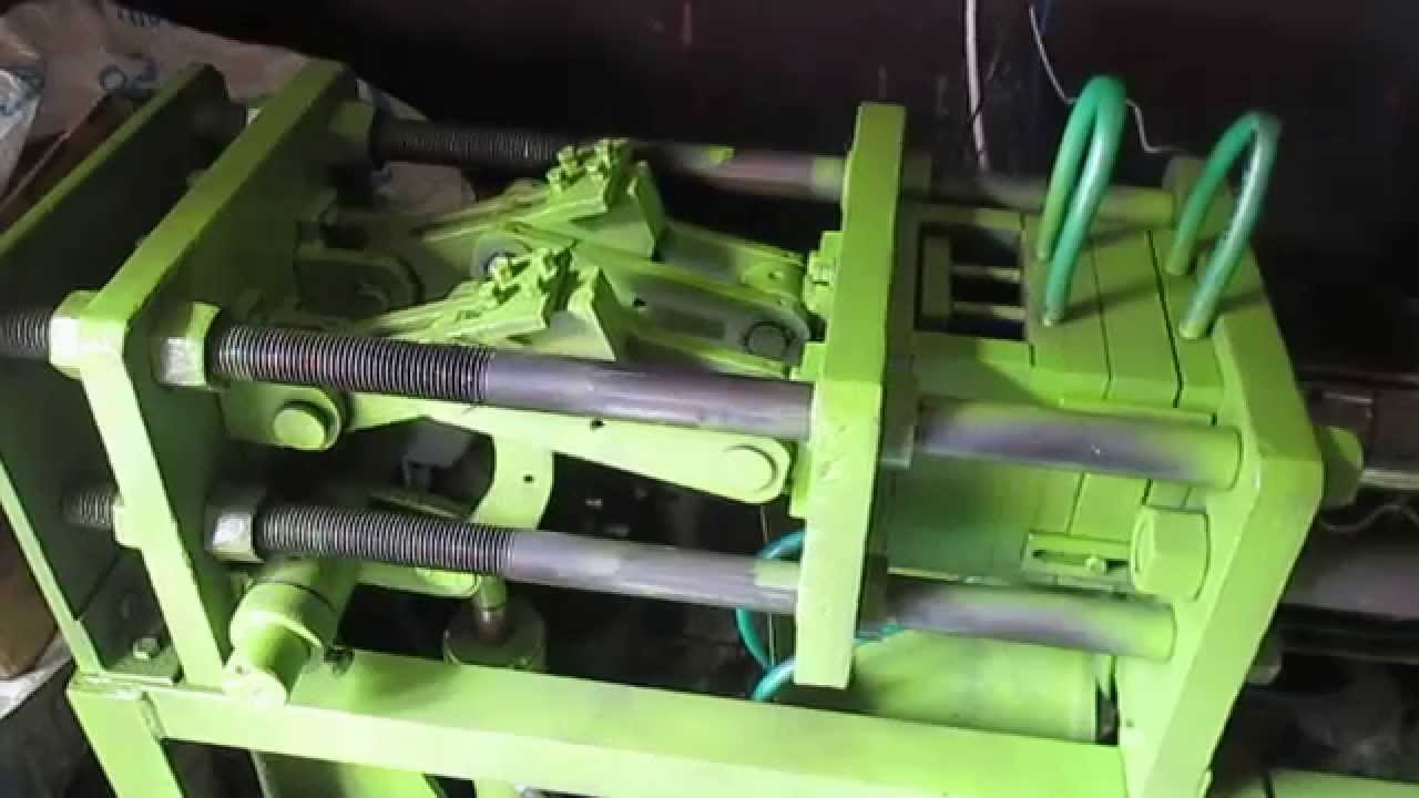 Mesin Cetak Tutup Galon Model Baru dengan Corong
