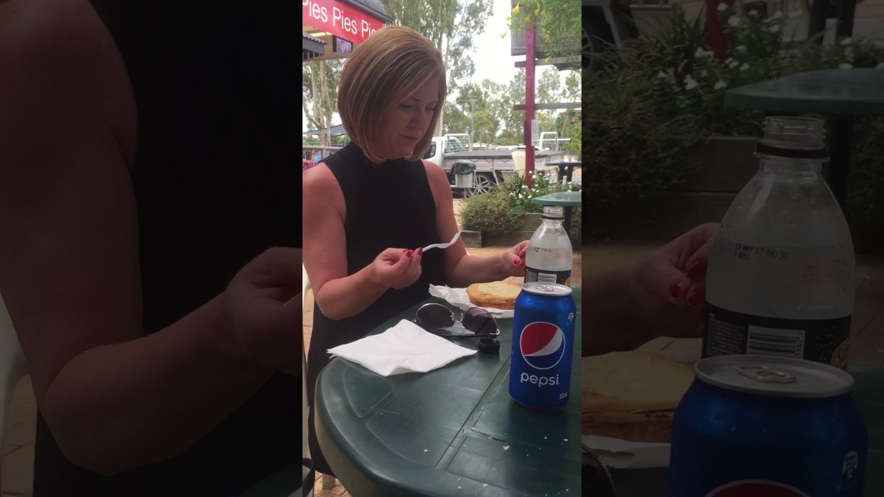 American ate her first pie(epic reaction)