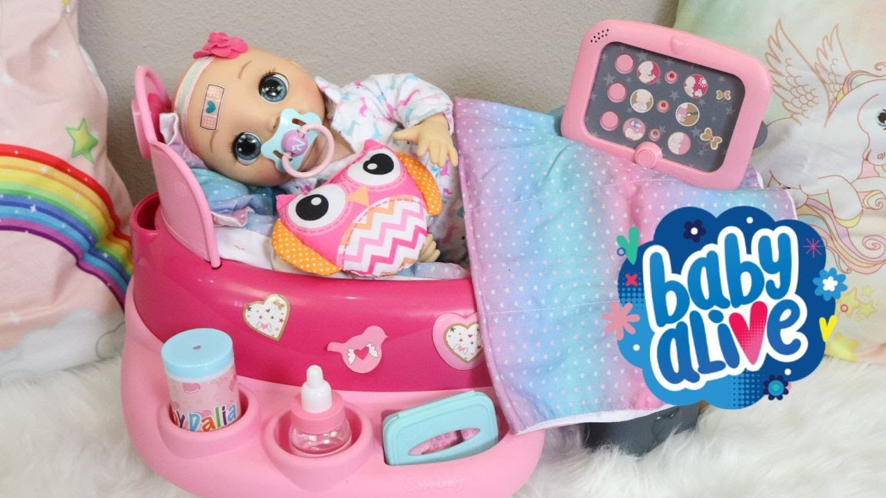 BABY ALIVE BEBÊ LAURINHA Cuidando e Alimentando da Minha boneca bebê no Novo Bercinho