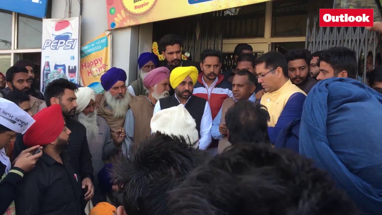 AAP MP Bhagwant Mann during an election campaign for the upcoming Punjab Assembly polls 2017