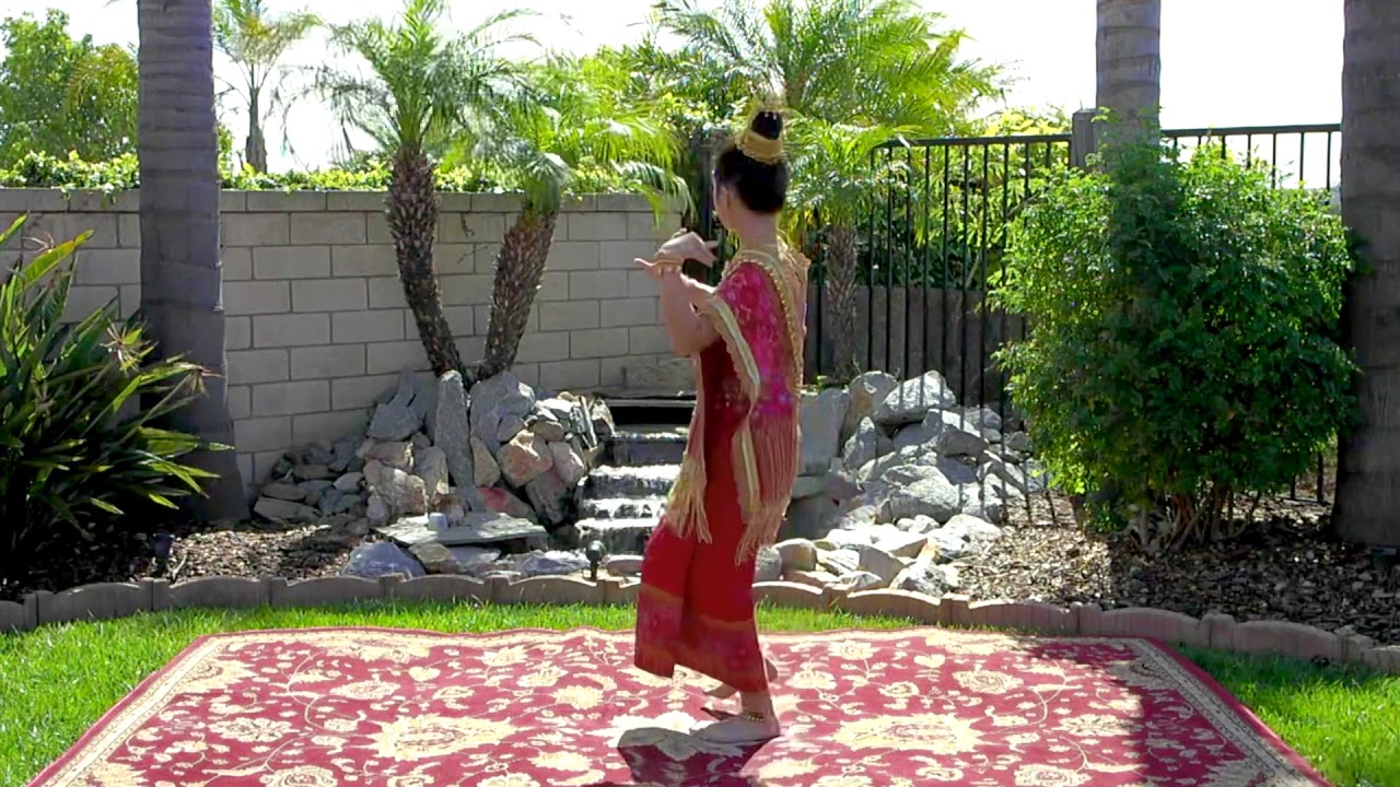 Champa Noy Solo -Jia performing Lao Phene