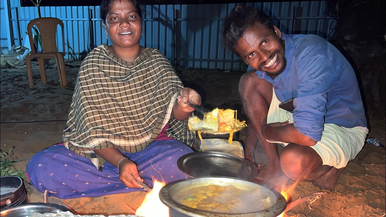 இரவு நேரத்தில் மீன் குழம்பும் இட்லி தோசையும் 