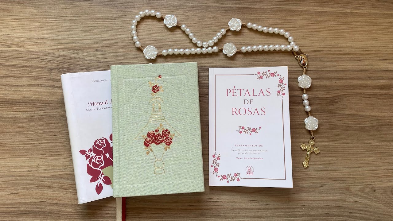 Resenha: Manual do Devoto de Santa Teresinha do Menino Jesus + Pétalas de Rosas - Domus Aurea