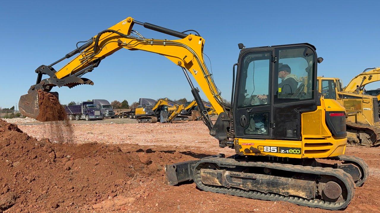 Продается подержанный экскаватор JCB 85 Z-1.