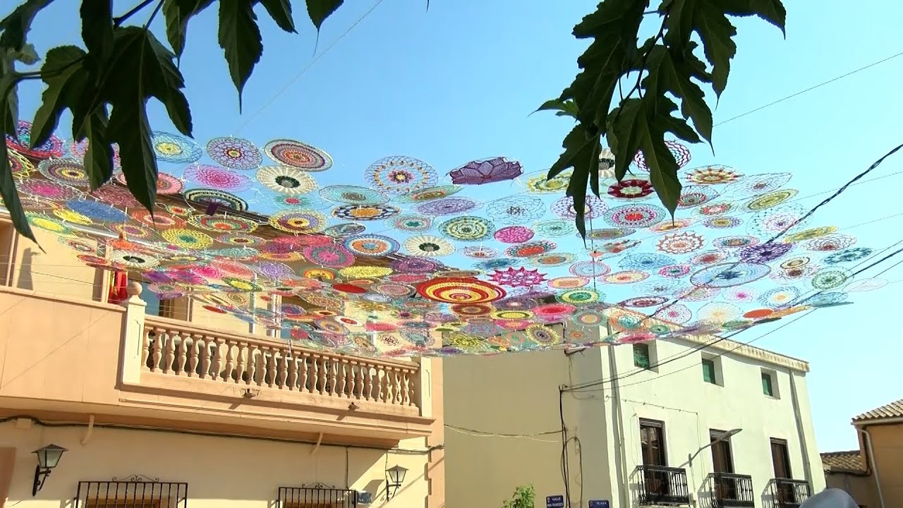 MATERIA PRIMA | El ganchillo es el elemento imprescindibel para un original toldo en Corral Rubio