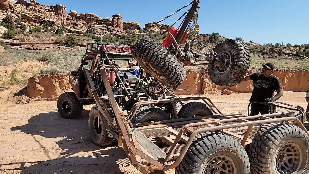 Crashed jeep recovery out of Elephant Hill Trail(Front axle ripped out)