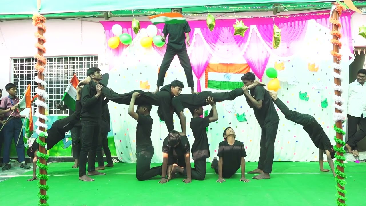 boys pyramids